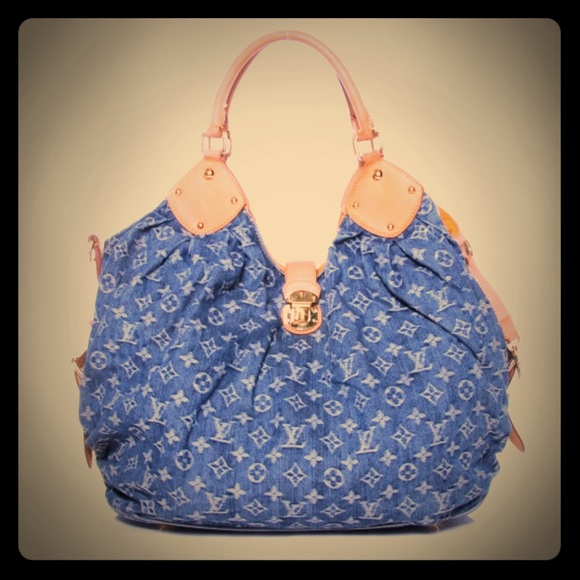 Louis Vuitton Handbags - 🔥💯authentic LV Mahina XL in blue denim🔥